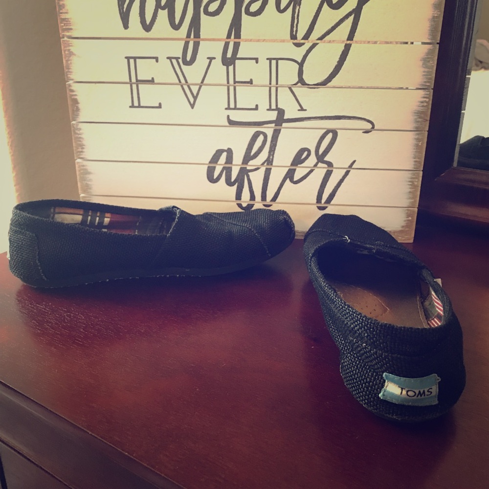 Black Classic Toms